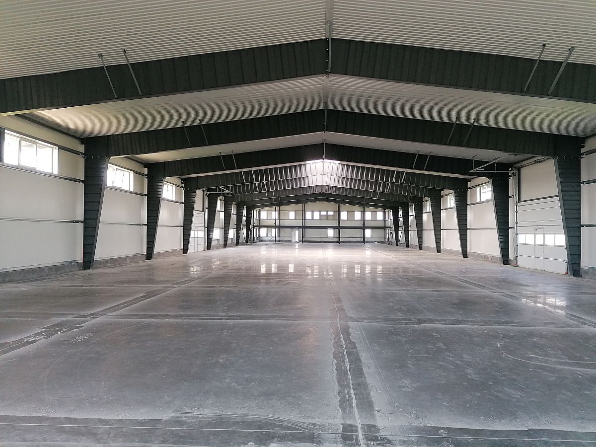 wärmegedämmte lagerhalle mit Büros